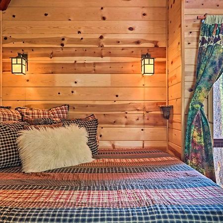 Romantic Strawberryandpine Studio Cabin With Deck! Kültér fotó