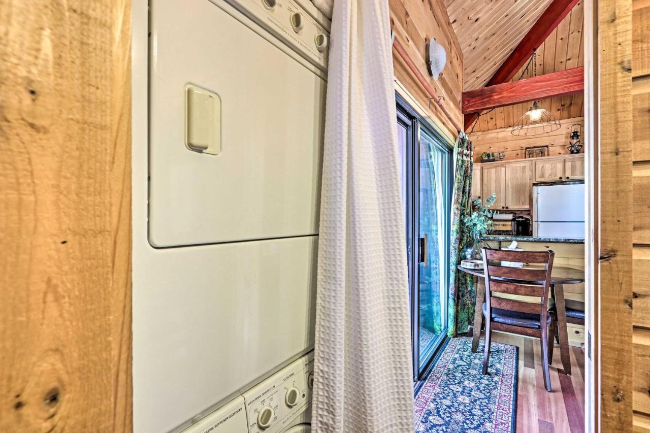 Romantic Strawberryandpine Studio Cabin With Deck! Kültér fotó